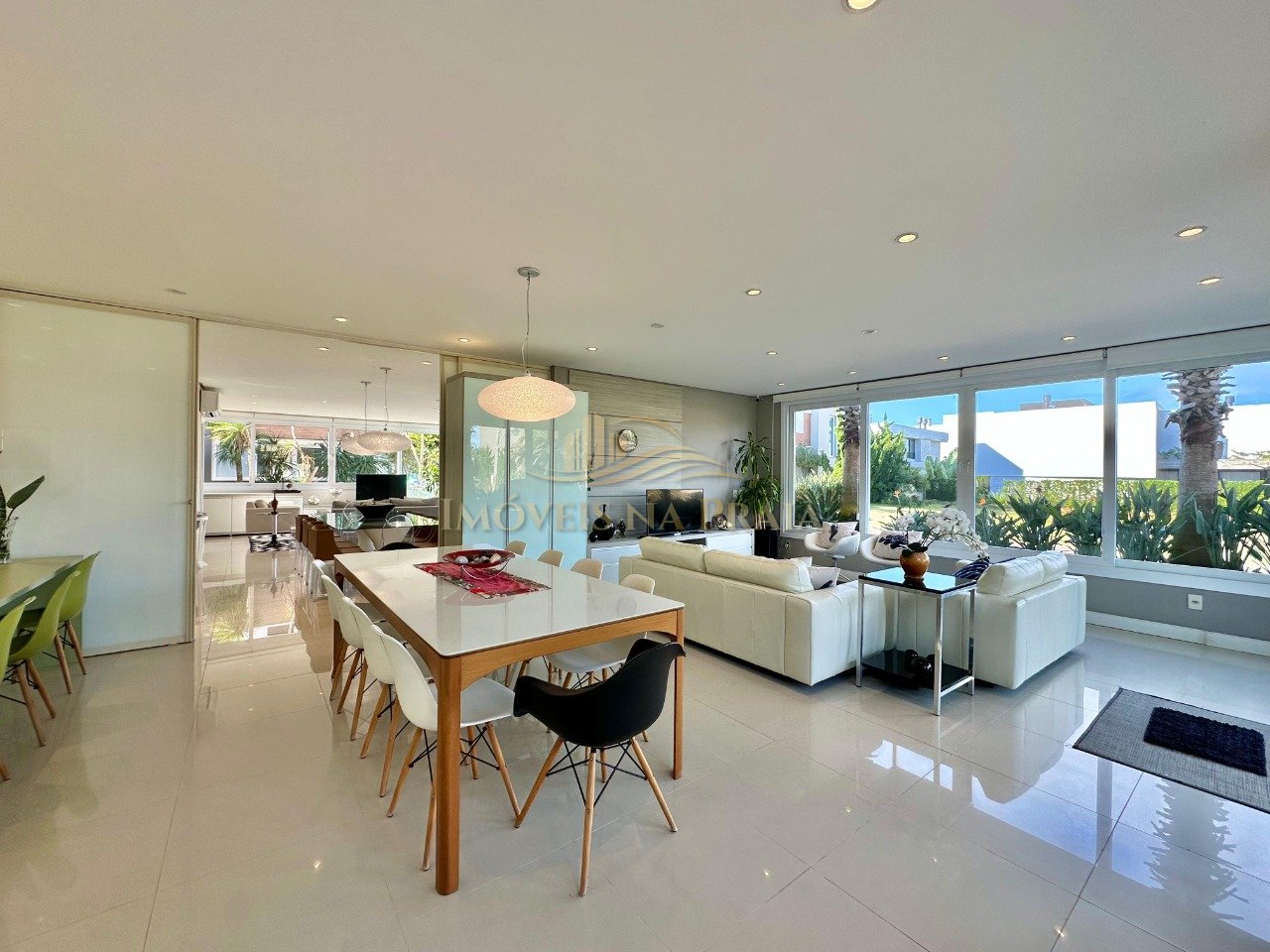 Foto 2 — Casa em Condomínio no Playa Vista.