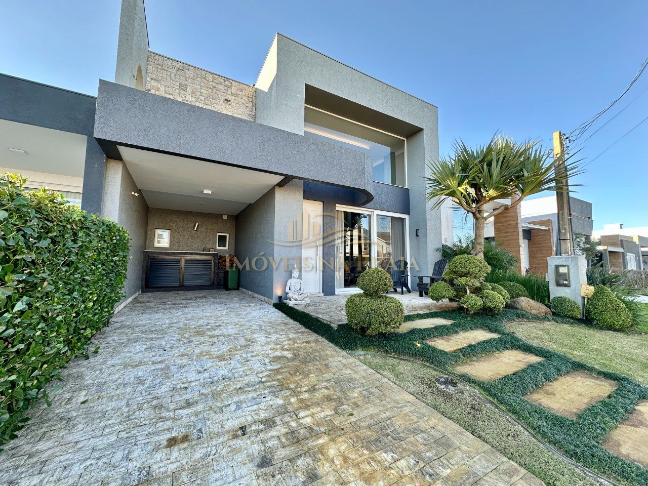 Casa em Condomínio no Las Palmas.