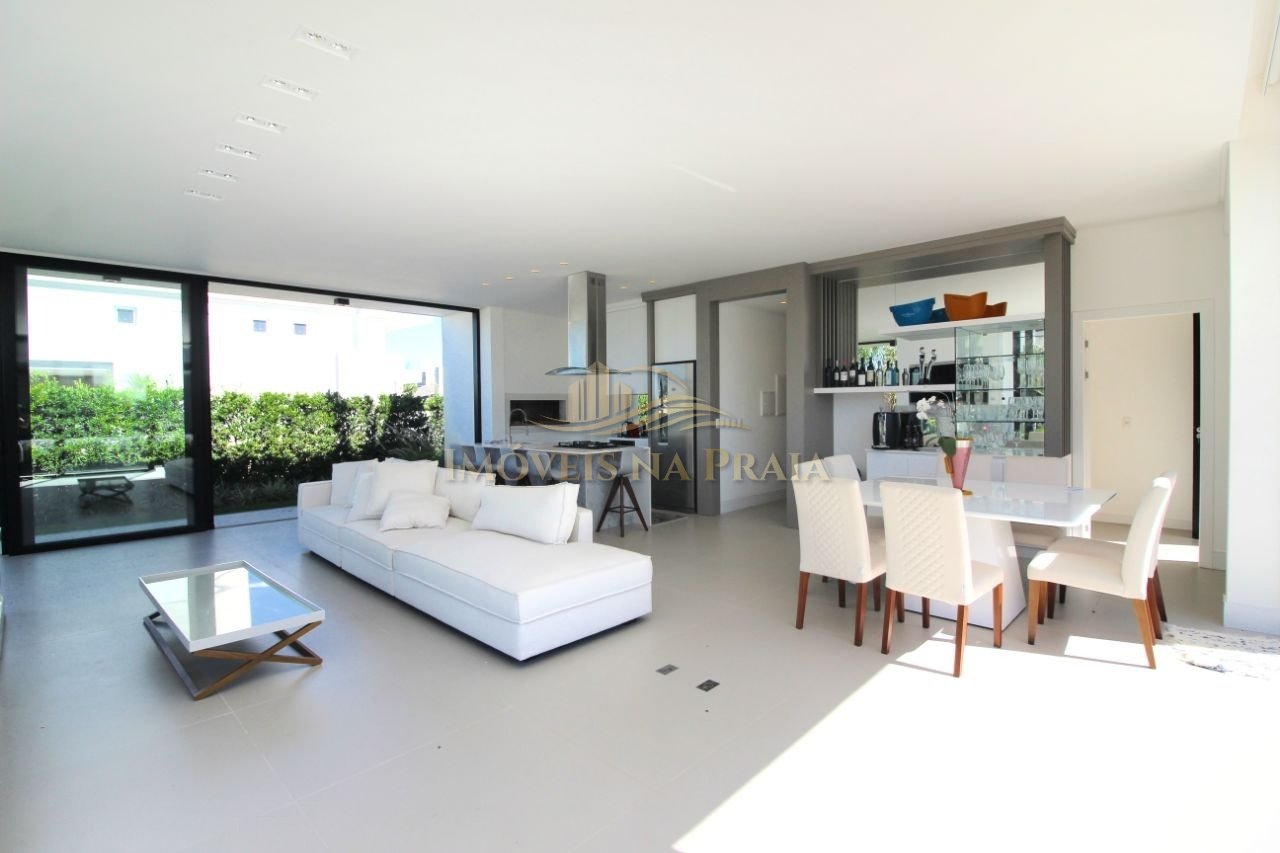 Foto 5 — Casa em Condomínio no Quintas do Lago.