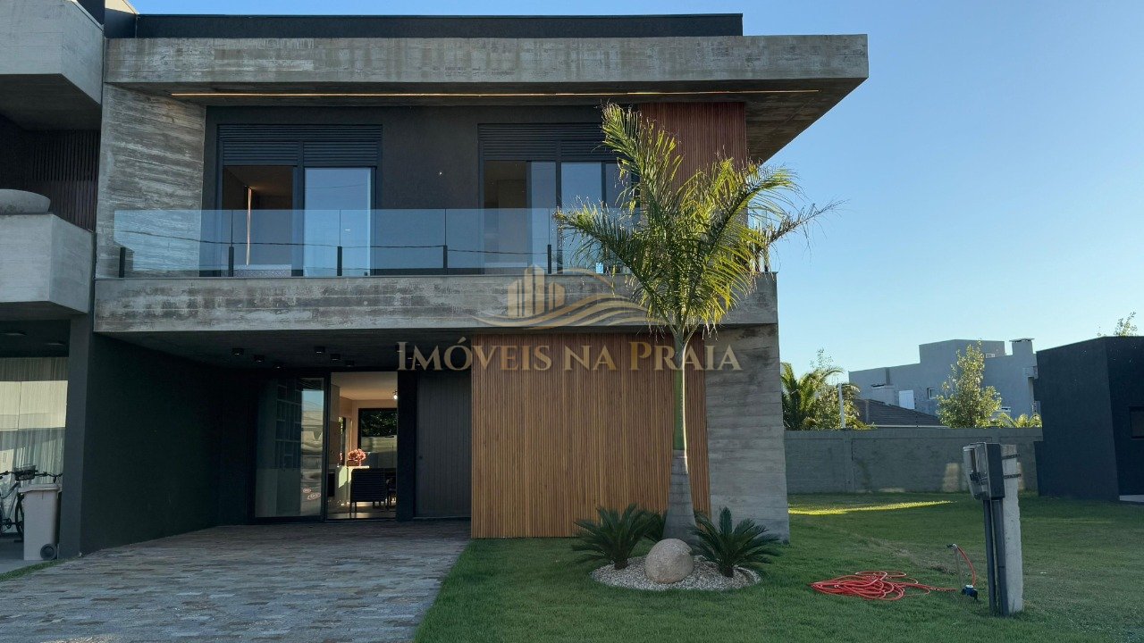Casa em Condomínio no Sunset.
