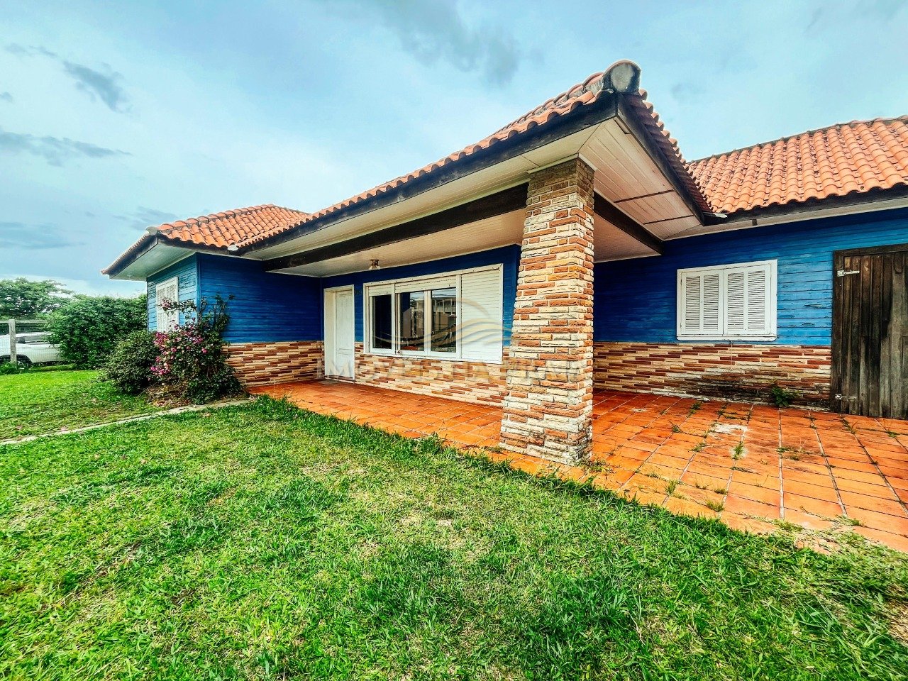 Casa 4 dormitórios no bairro Atlântida