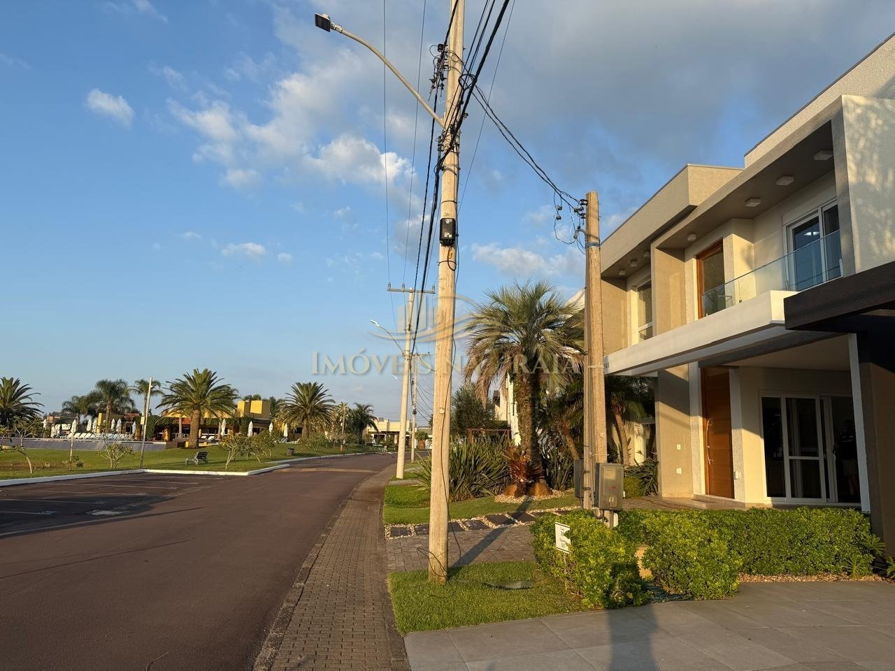 Foto 2 — Casa em Condomínio no Las Palmas.