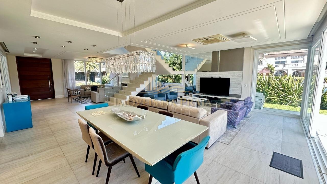 Foto 9 — Casa em condomínio no Playa Vista !