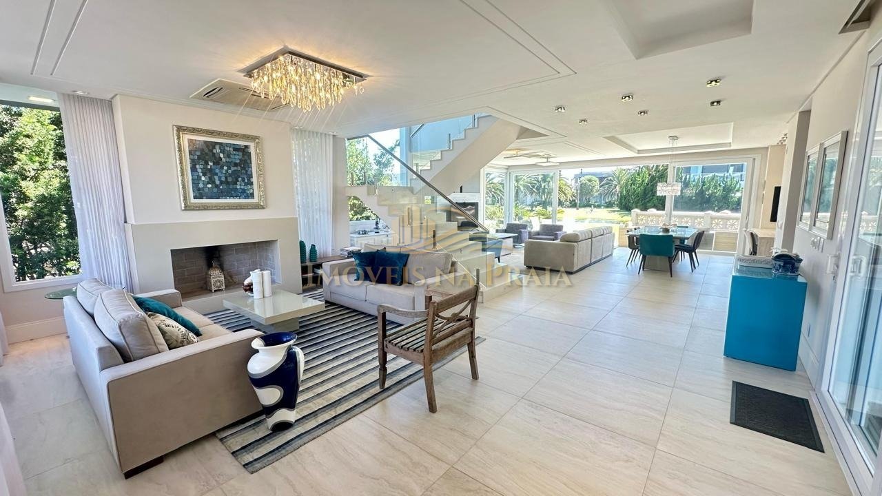 Foto 5 — Casa em condomínio no Playa Vista !