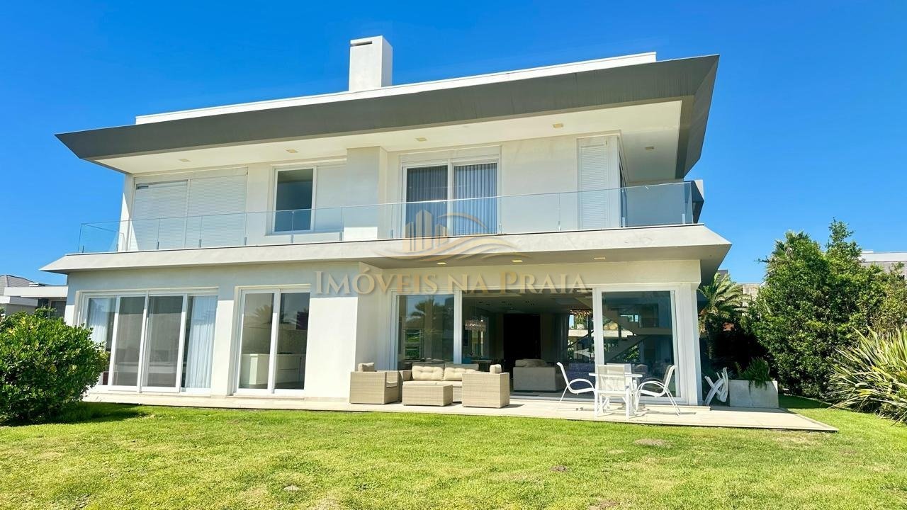 Foto 2 — Casa em condomínio no Playa Vista !