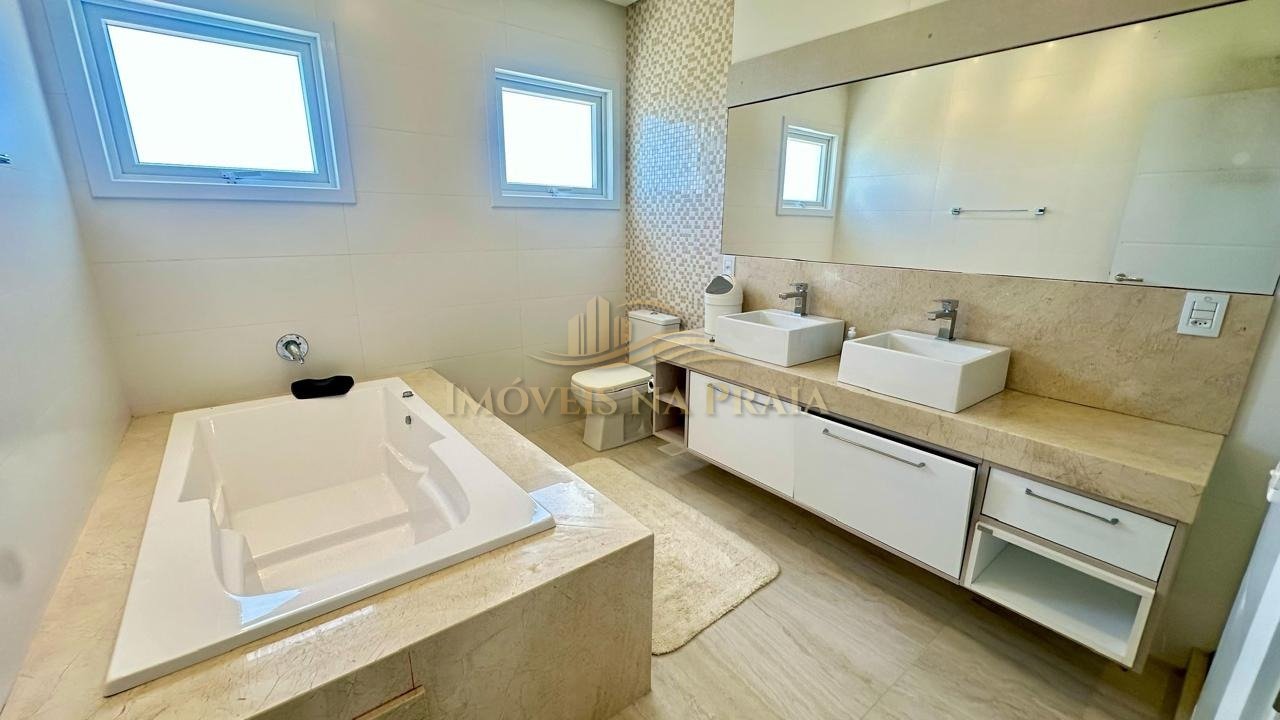 Foto 11 — Casa em condomínio no Playa Vista !