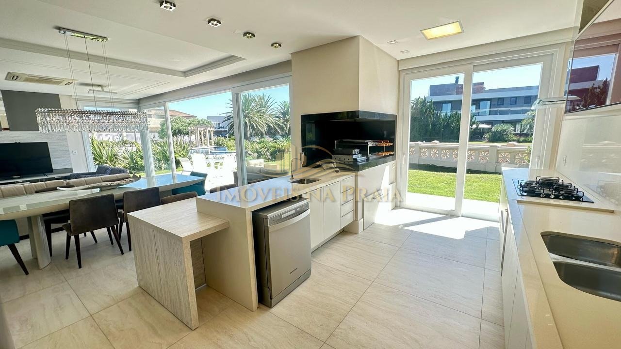 Foto 8 — Casa em condomínio no Playa Vista !