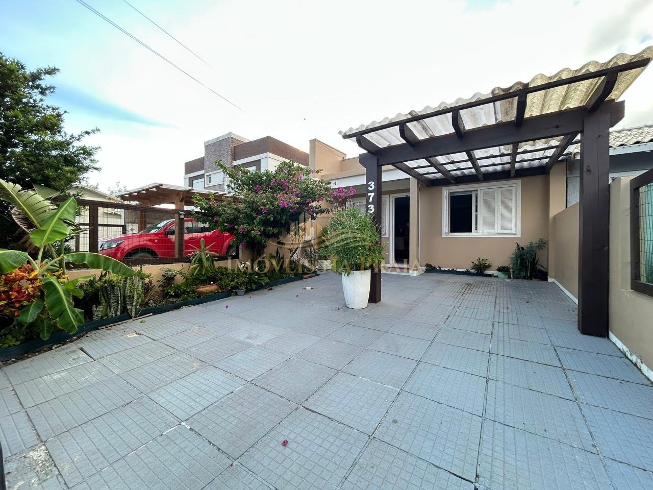Foto 2 — Casa com 3 dormitórios no Centro de Xangri-Lá.