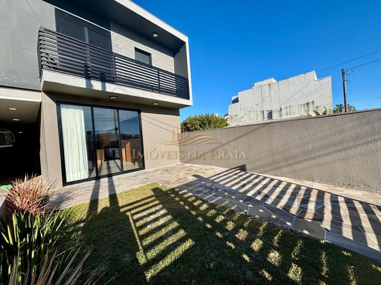 Duplex à venda no centro de Xangri-lá.
