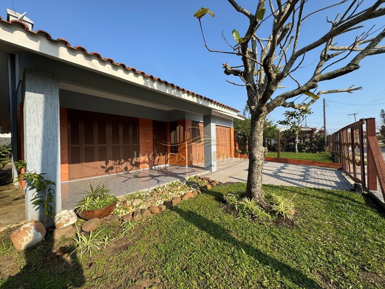 Casa com 3 dormitórios no Centro de Xangri-Lá.