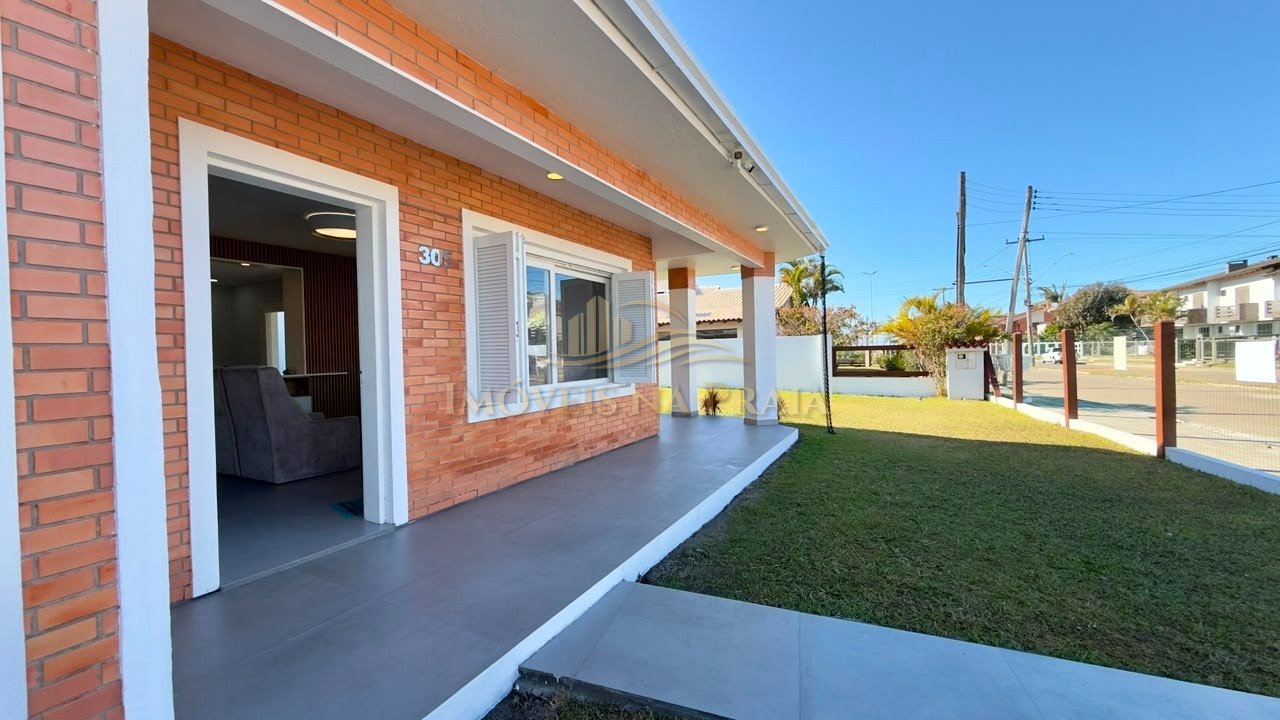 Foto 2 — Casa com 4 dormitórios em Atlântida.