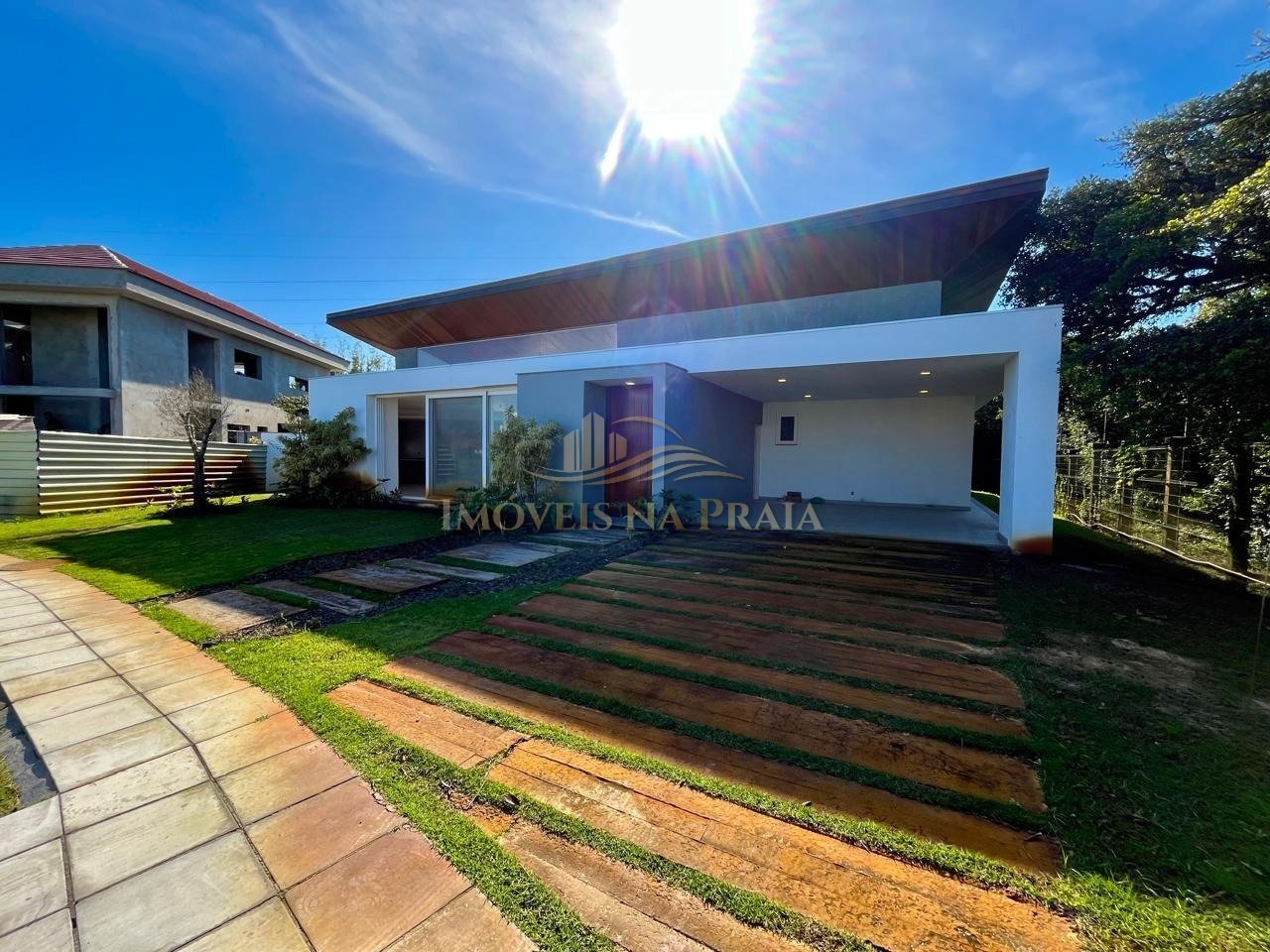 Casa em Condomínio no Green Village.