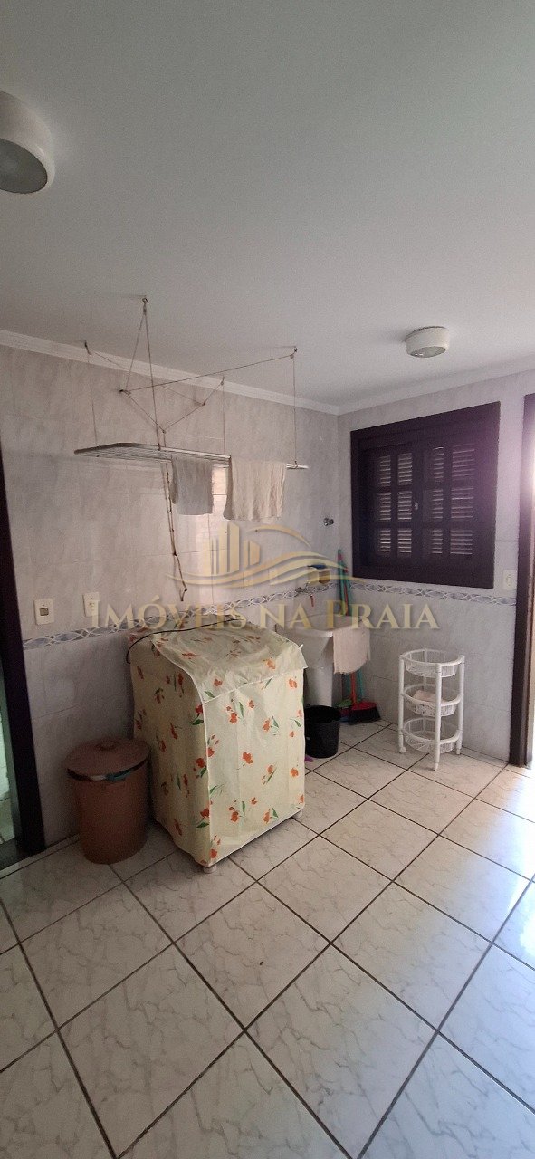 Foto 7 — Casa com 6 dormitórios em Atlântida.