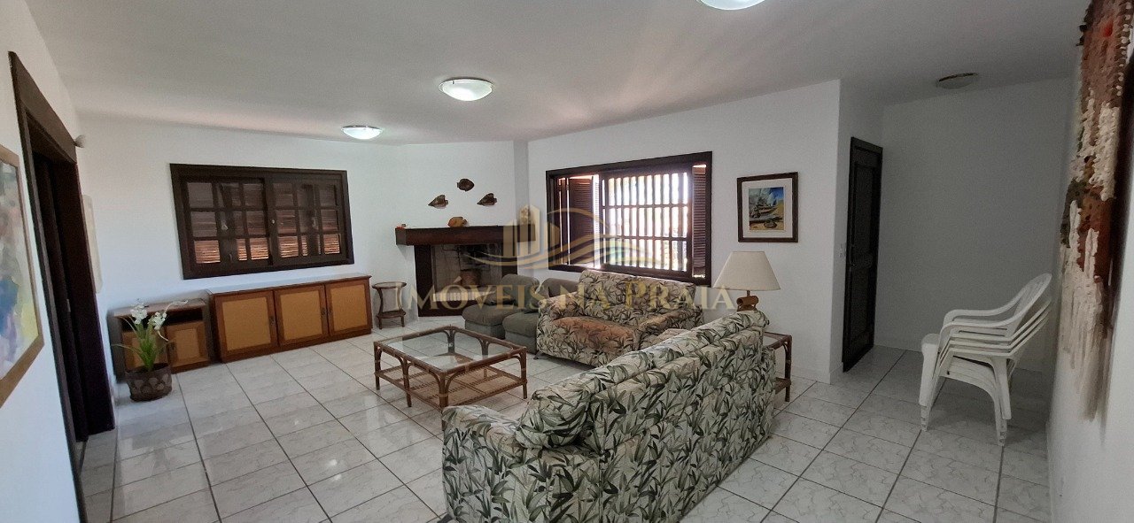 Foto 3 — Casa com 6 dormitórios em Atlântida.