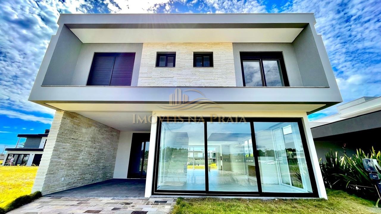 Casa em Condomínio no Arenas Curumim.