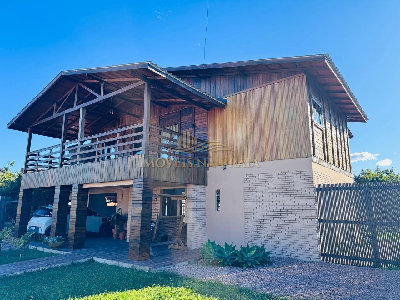 Foto 20 — Casa com 5 dormitórios em Atlântida.