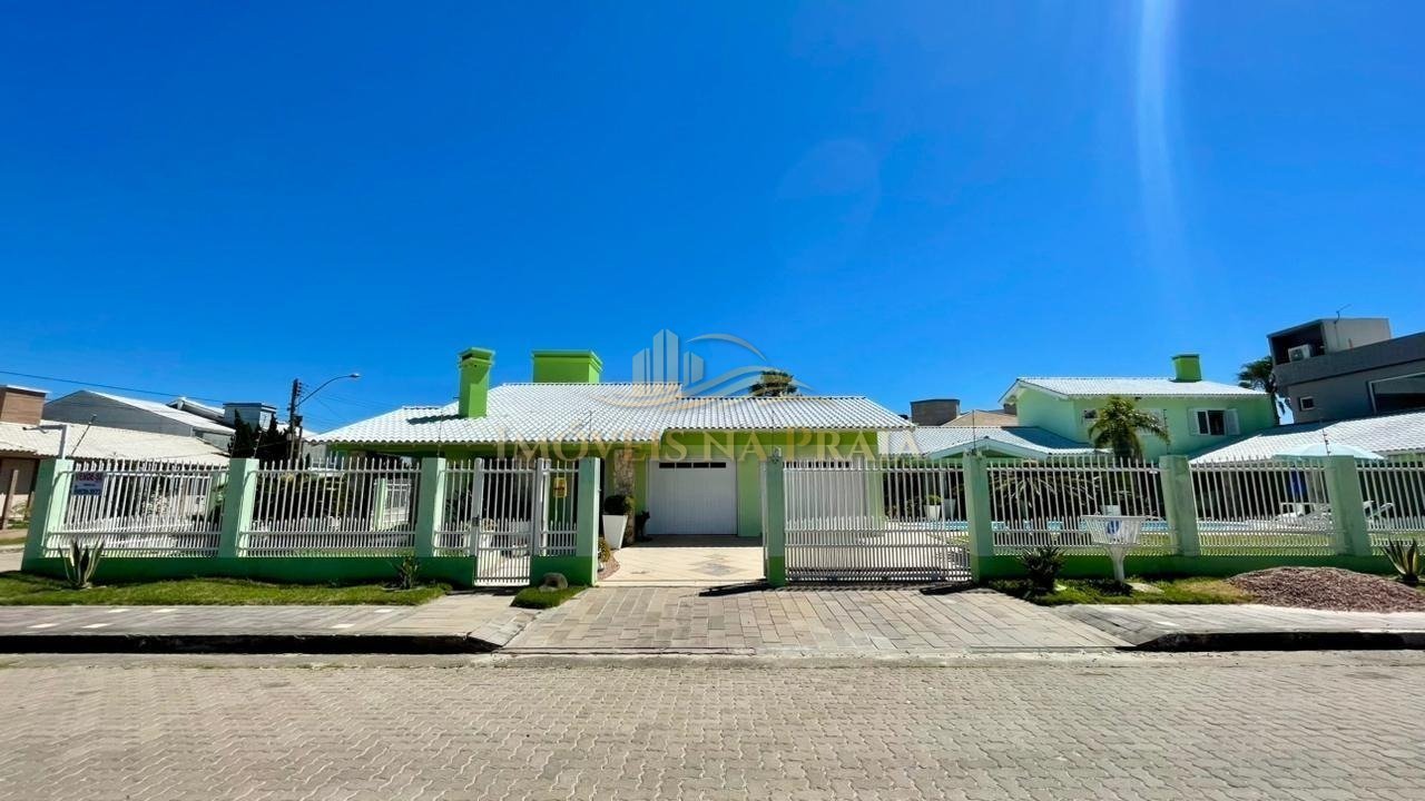 Casa com 7 dormitórios em Noiva do Mar.