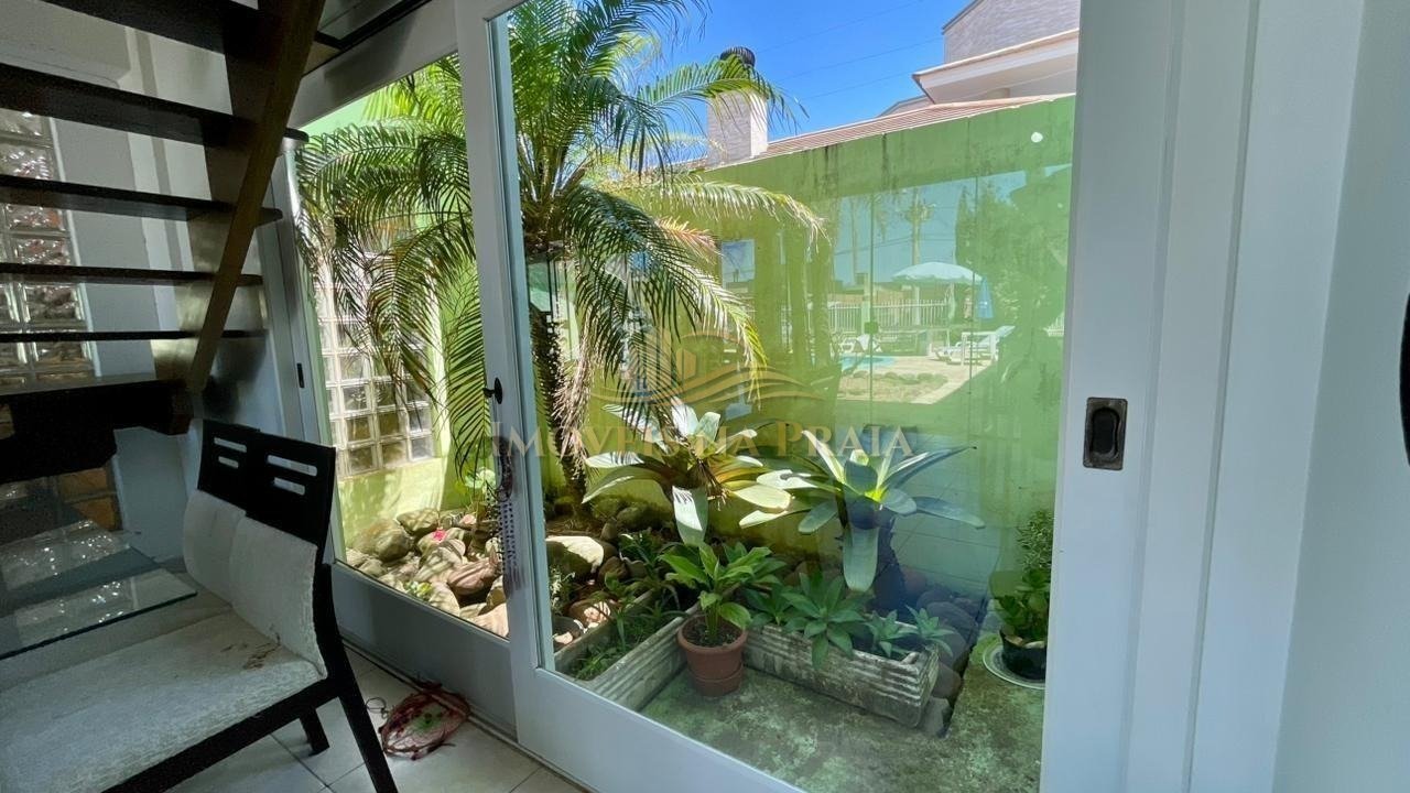 Foto 4 — Casa com 7 dormitórios em Noiva do Mar.