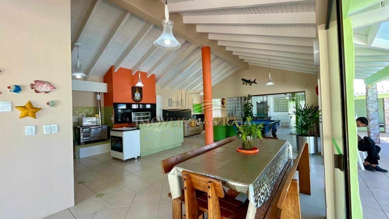 Foto 3 — Casa com 7 dormitórios em Noiva do Mar.