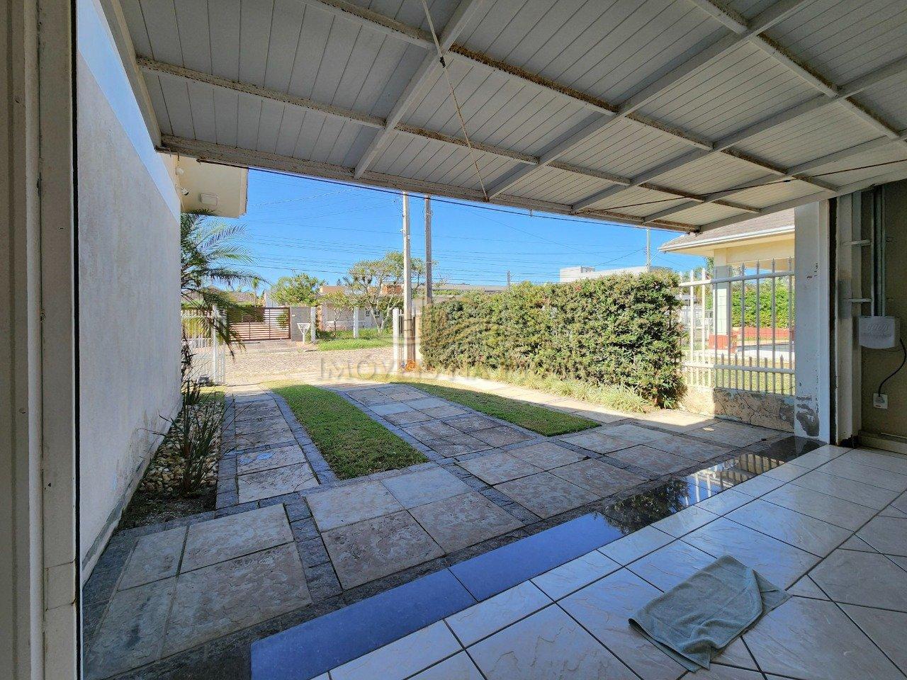 Foto 12 — Casa com  04 dormitórios em Atântida .