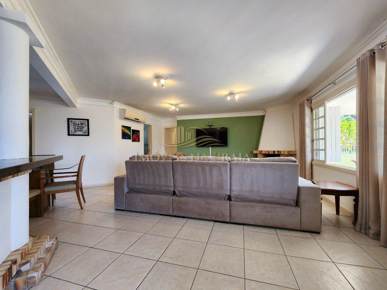 Foto 5 — Casa com  04 dormitórios em Atântida .