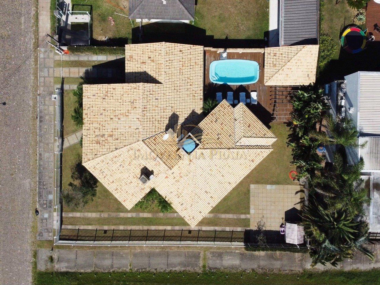 Foto 3 — Casa com  04 dormitórios em Atântida .