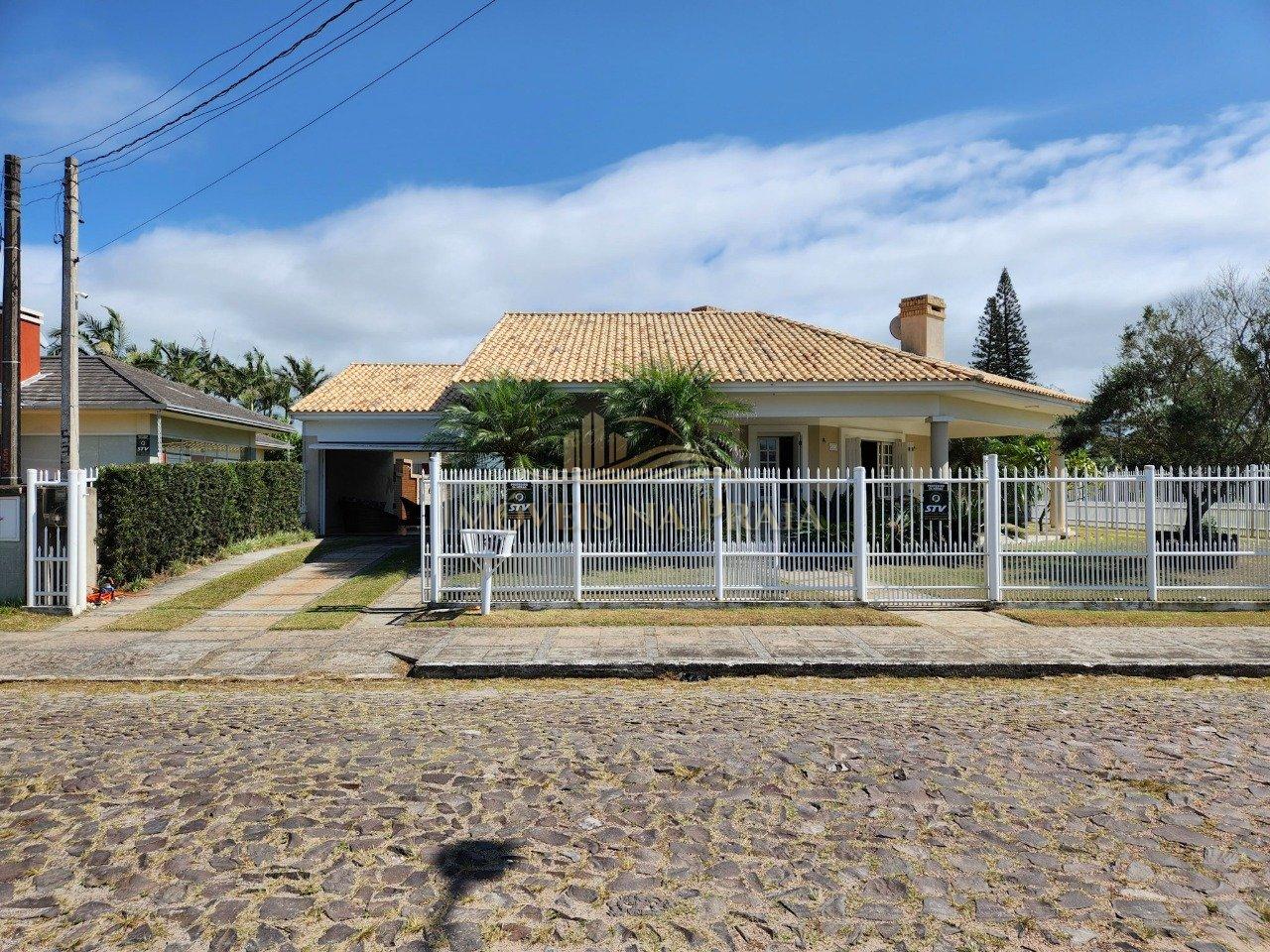 Foto 19 — Casa com  04 dormitórios em Atântida .