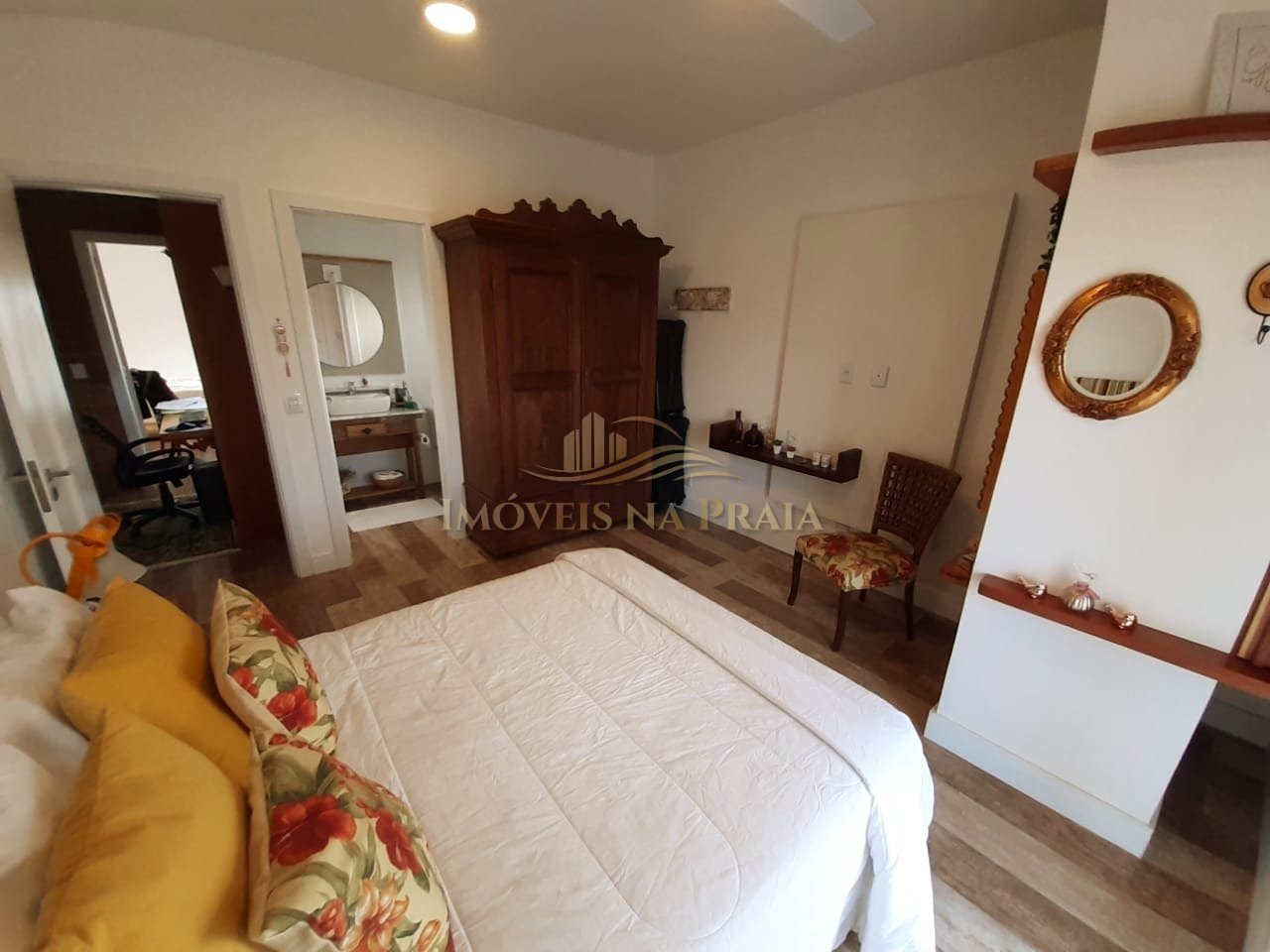 Foto 4 — Casa em Condomínio no Quintas do Lago.