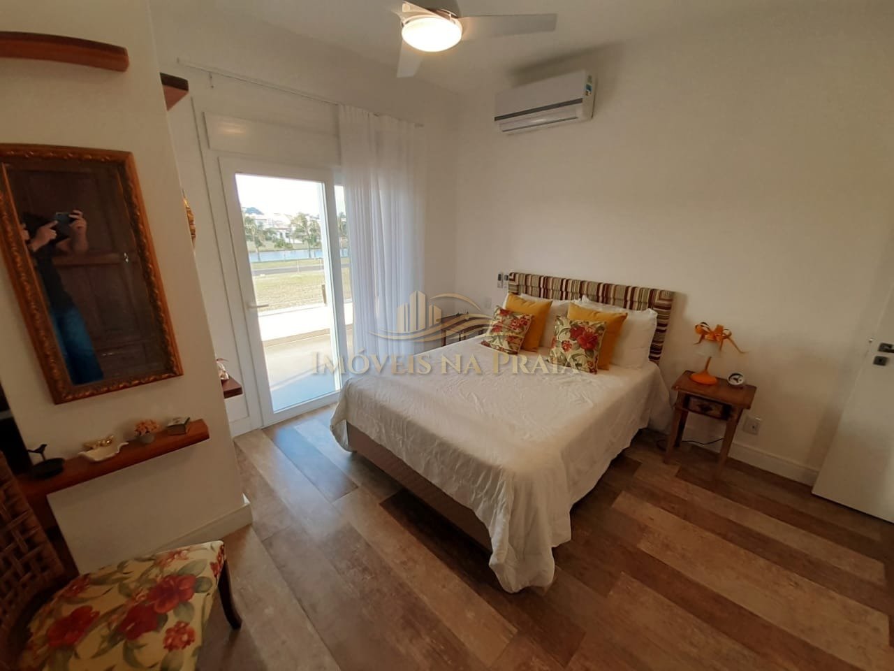 Foto 5 — Casa em Condomínio no Quintas do Lago.