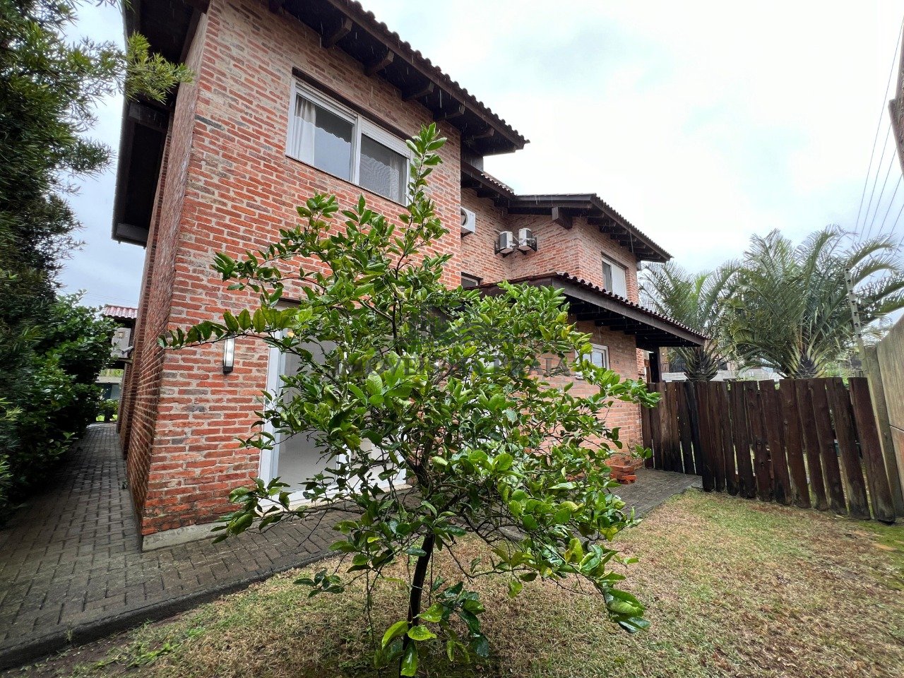 Casa em Condomínio no Villaggio Atlantida.
