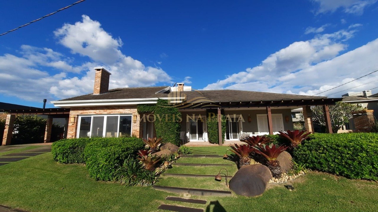Casa em Condomínio no Atlântico Villas Club.