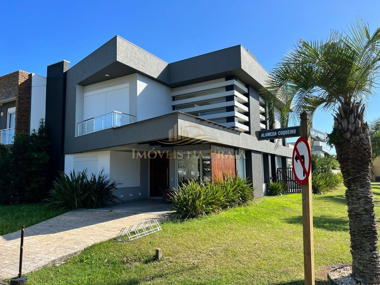 Casa em Condomínio no Las Palmas.