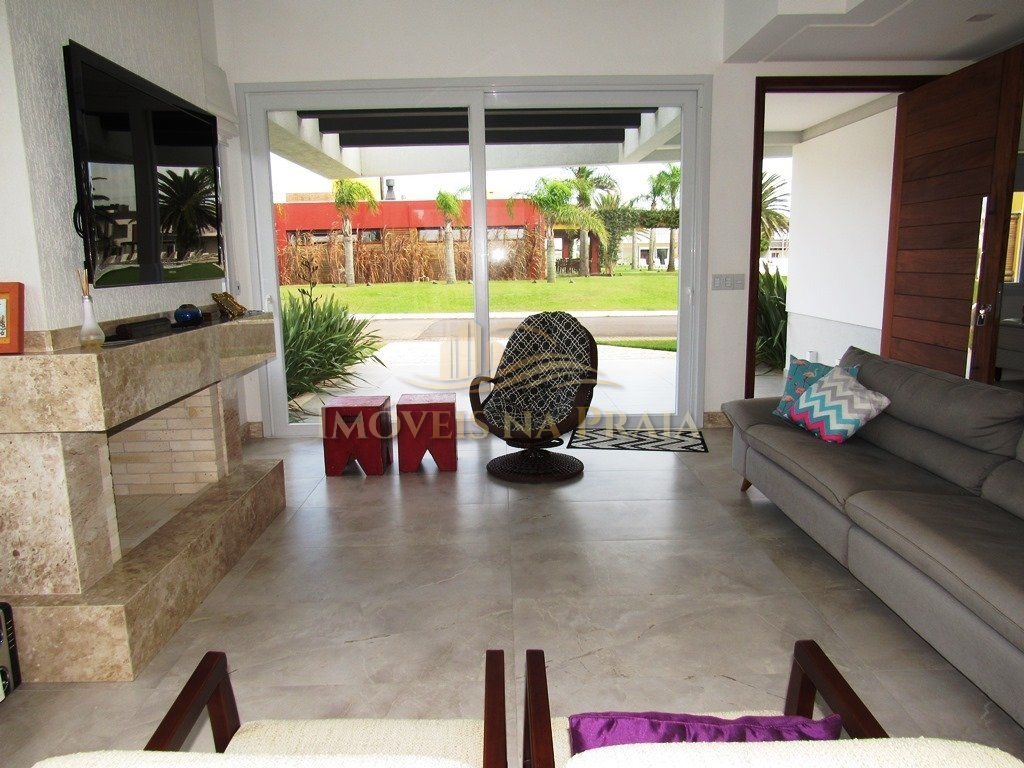 Foto 3 — Casa em Condomínio no Las Palmas.
