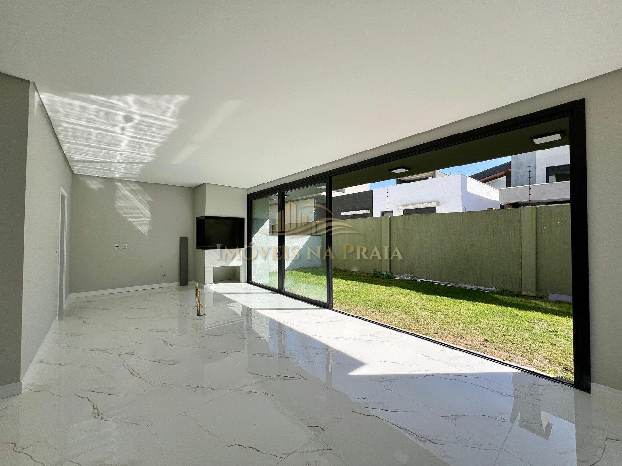 Foto 4 — Casa em Condomínio no Sunset.