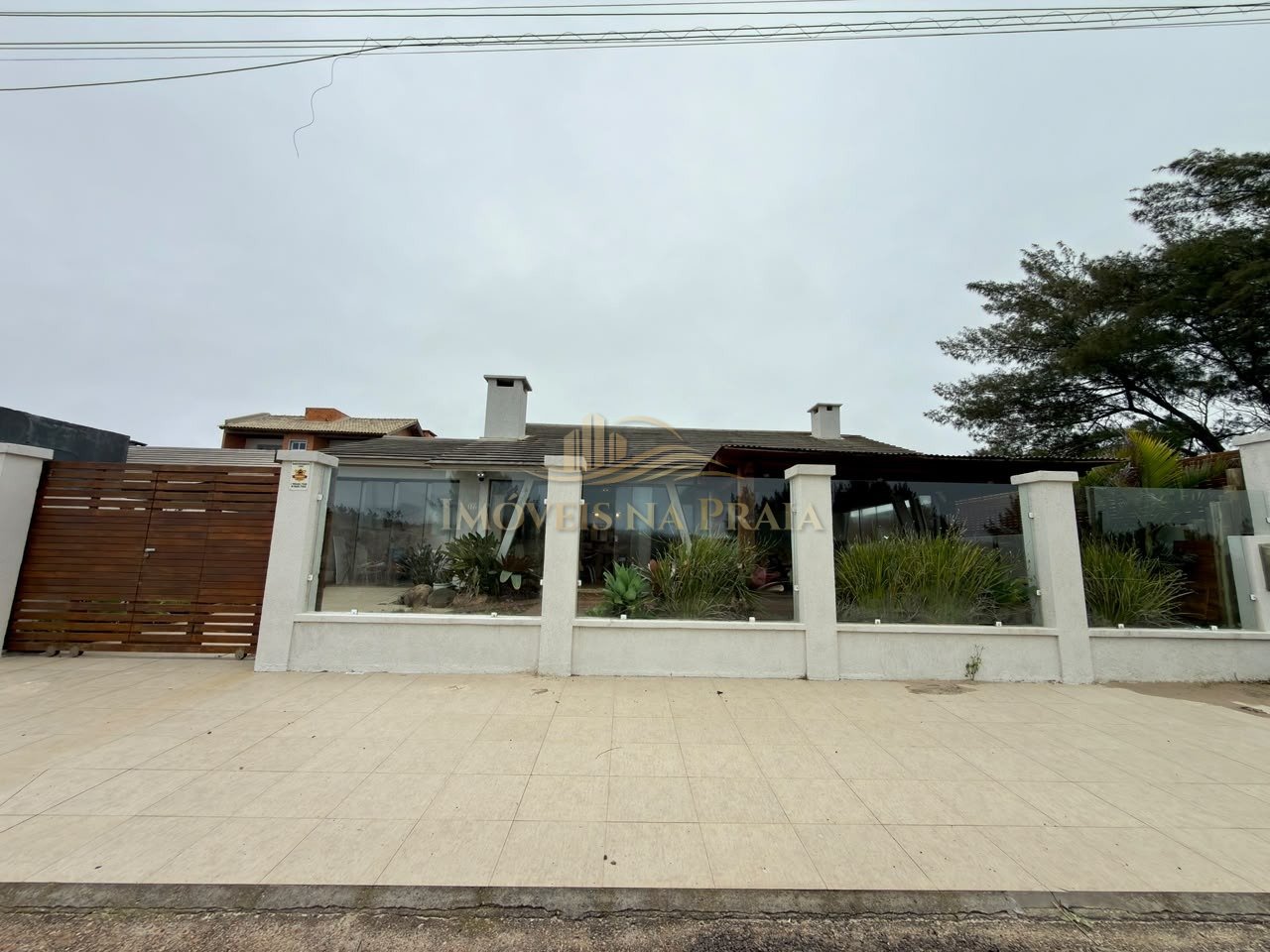 Casa 3 dormitórios no bairro Maristela