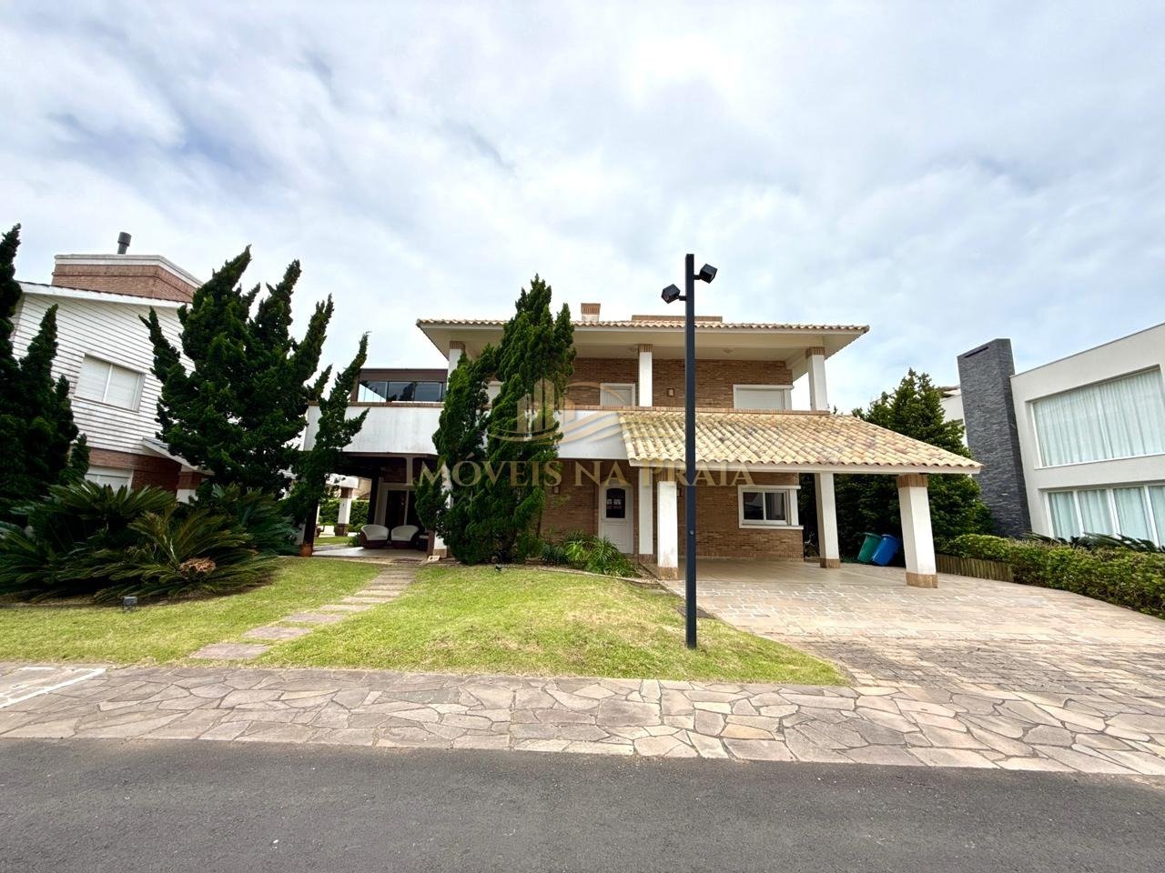 Casa em Condomínio no Las Dunas.
