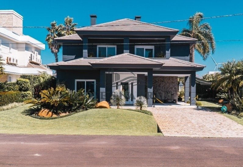 Casa em Condomínio no Bosques de Atlântida.