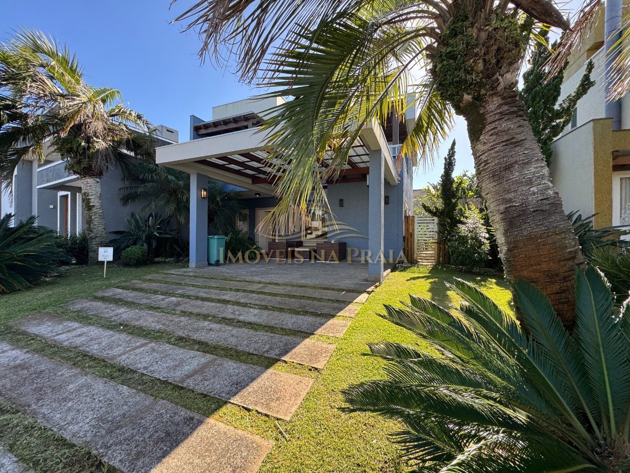 Casa em Condomínio no Las Palmas.